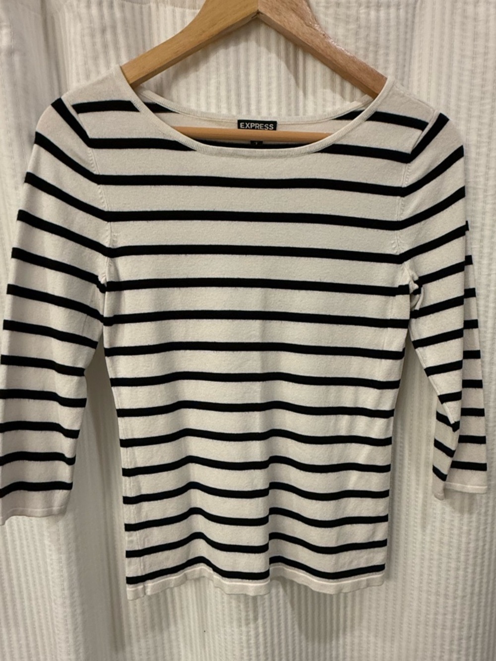 Express Women's Black & White Striped 3/4 sleeve lightweight sweater - size S